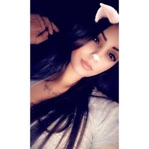 Meet your Posher, Crystal